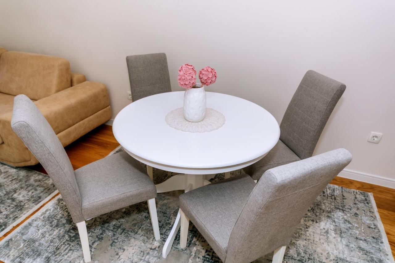 Eastside Apartment Бар Экстерьер фото