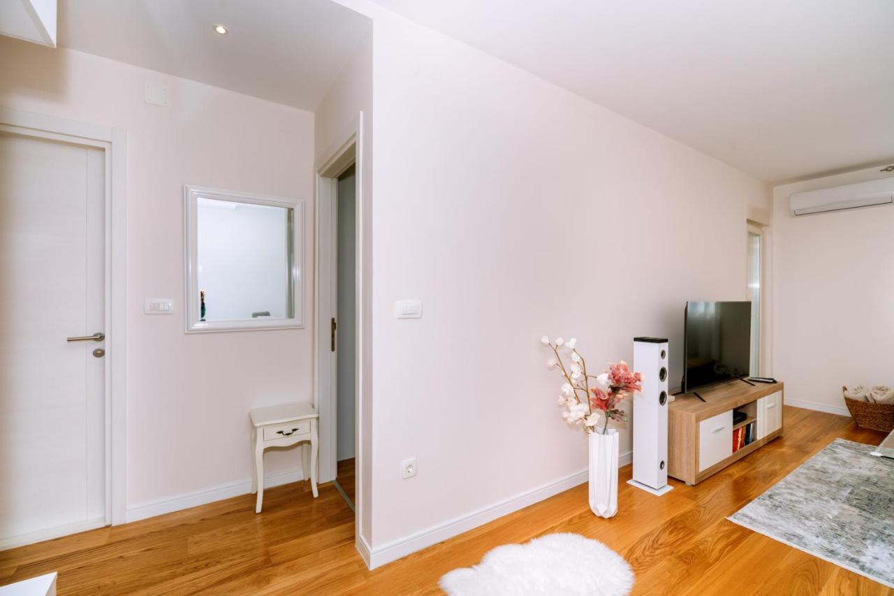 Eastside Apartment Бар Экстерьер фото